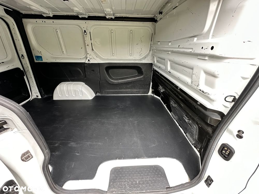 Renault Trafic - 15