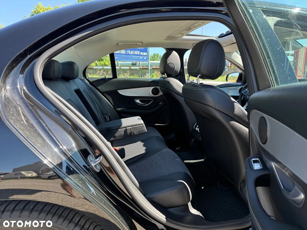 Mercedes-Benz Klasa C 180 7G-TRONIC Exclusive - 30