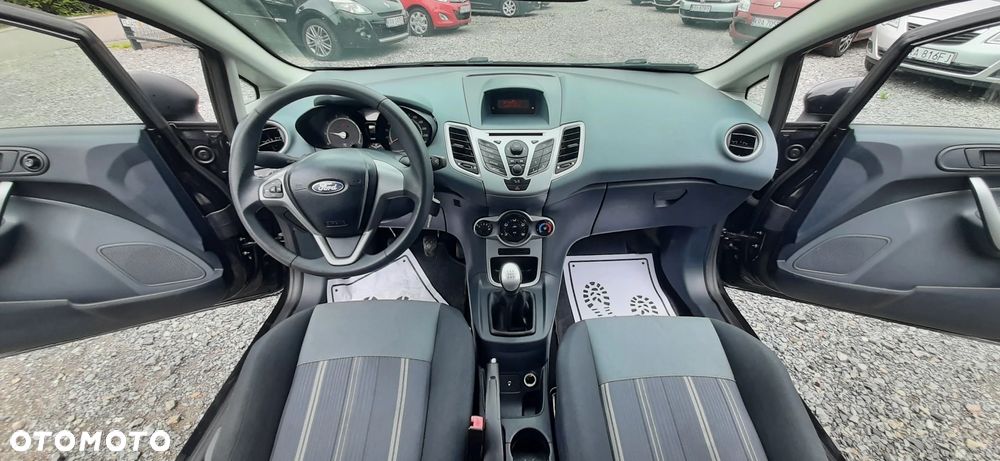 Ford Fiesta - 32