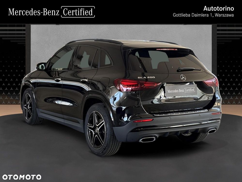 Mercedes-Benz GLA - 4