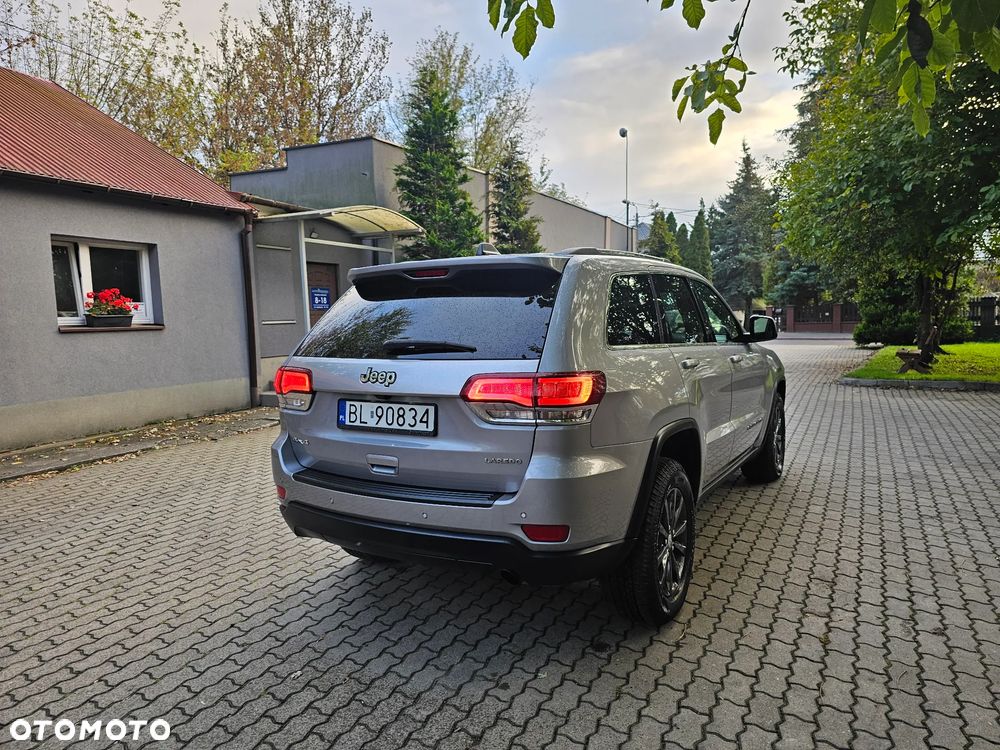 Jeep Grand Cherokee - 29