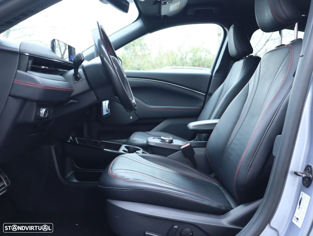 Ford Mustang Mach-E 75.7 kWh Premium AWD - 29