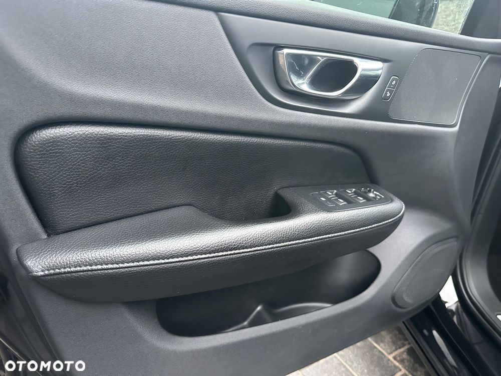 Volvo V60 D3 Summum - 31