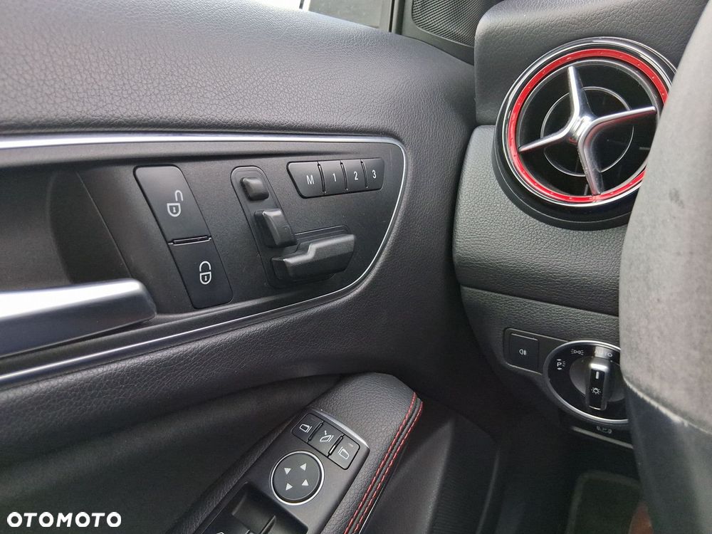 Mercedes-Benz GLA - 21