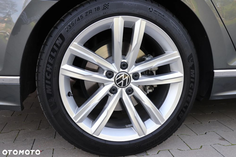 Volkswagen Passat 2.0 TDI (BlueMotion Technology) DSG Highline - 16