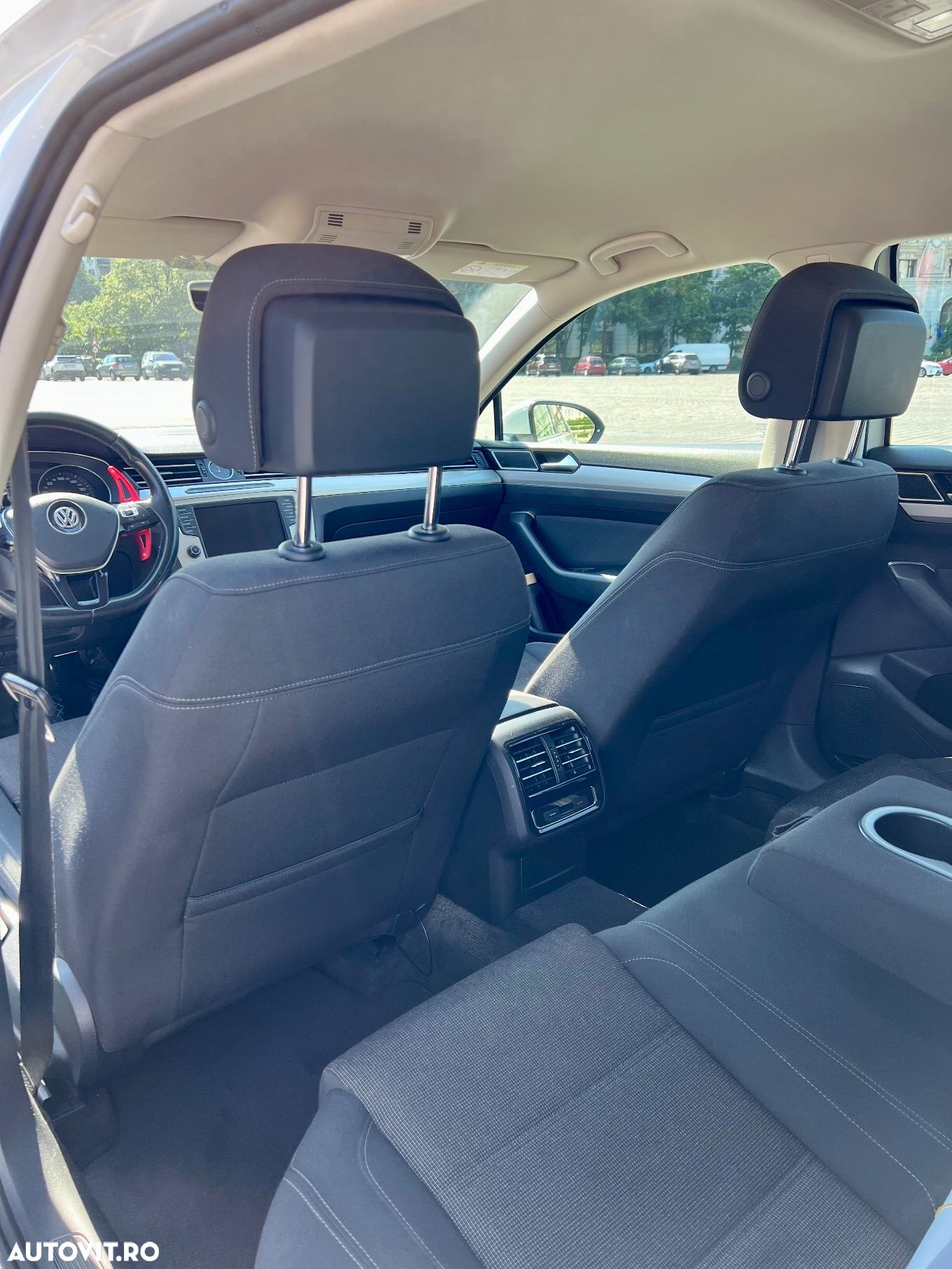 Volkswagen Passat 2.0 TDI (BlueMotion Technology) DSG Comfortline - 8