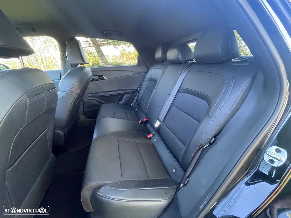 MG MG4 64 kWh Luxury - 30