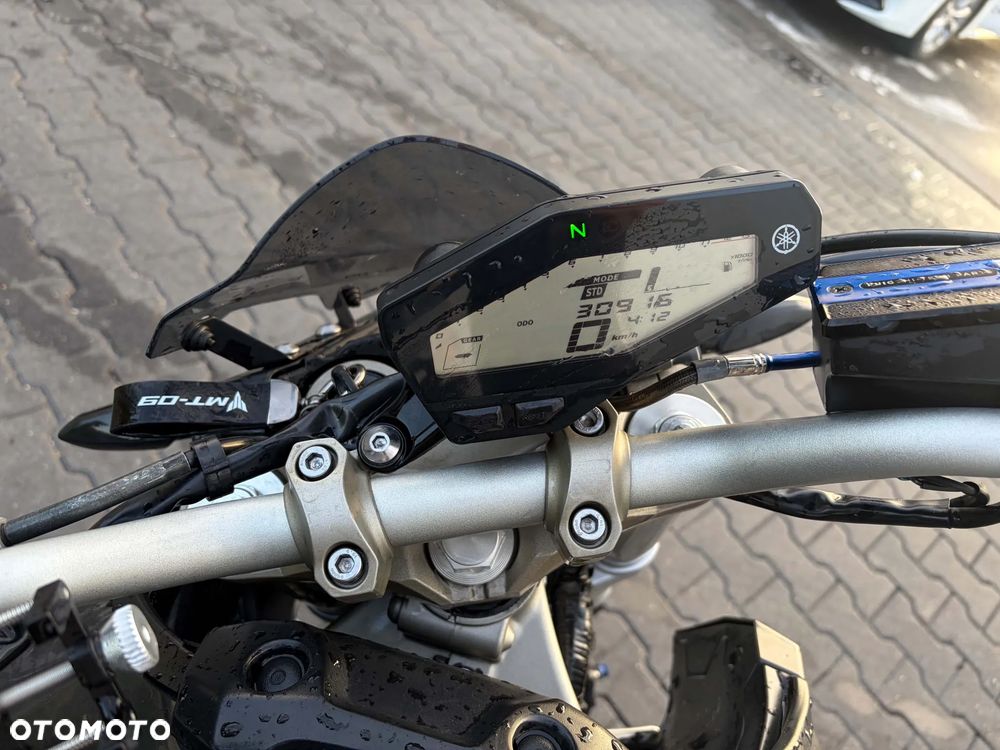 Yamaha MT - 8