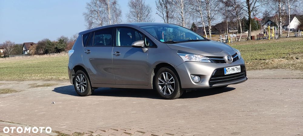 Toyota Verso 2.0 D-4D 5-Sitzer Executive - 2