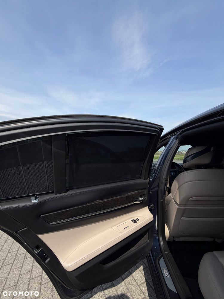 BMW Seria 7 740d xDrive - 18