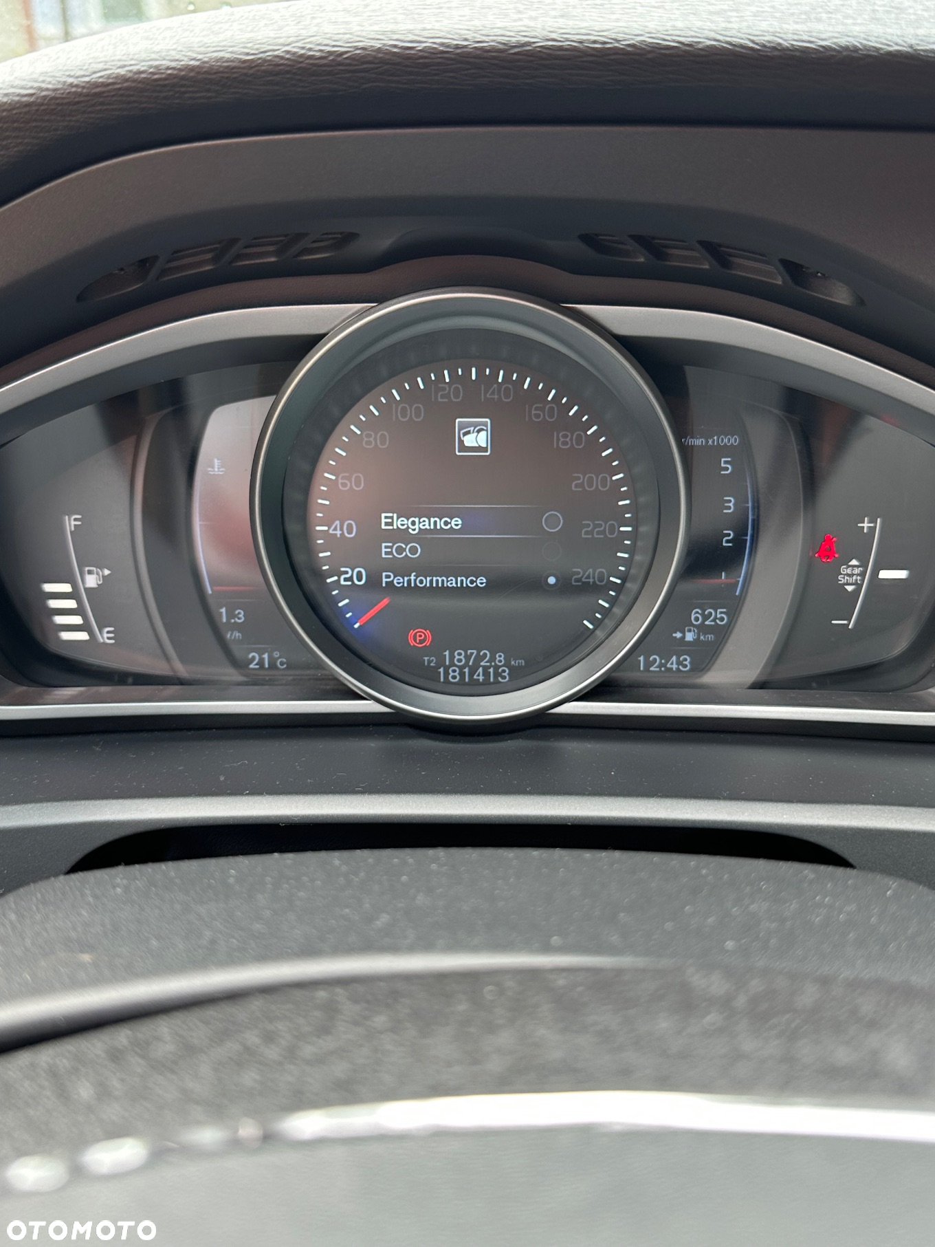 Volvo V40 D4 Drive-E R-Design Momentum - 10