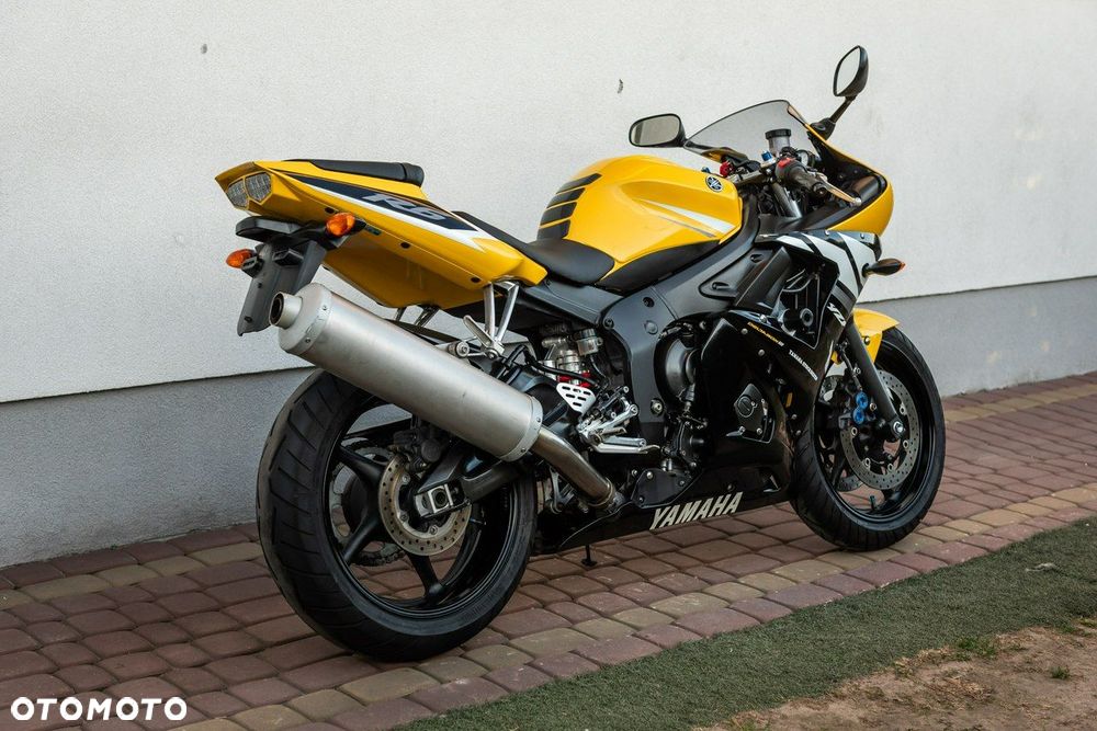 Yamaha R6 - 4