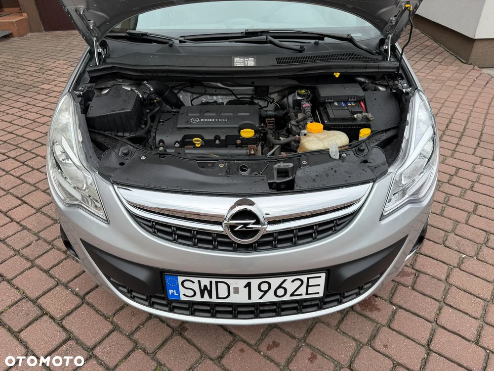 Opel Corsa 1.2 16V Essentia - 33