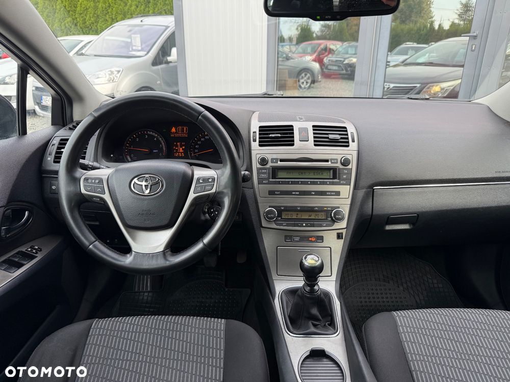 Toyota Avensis - 4