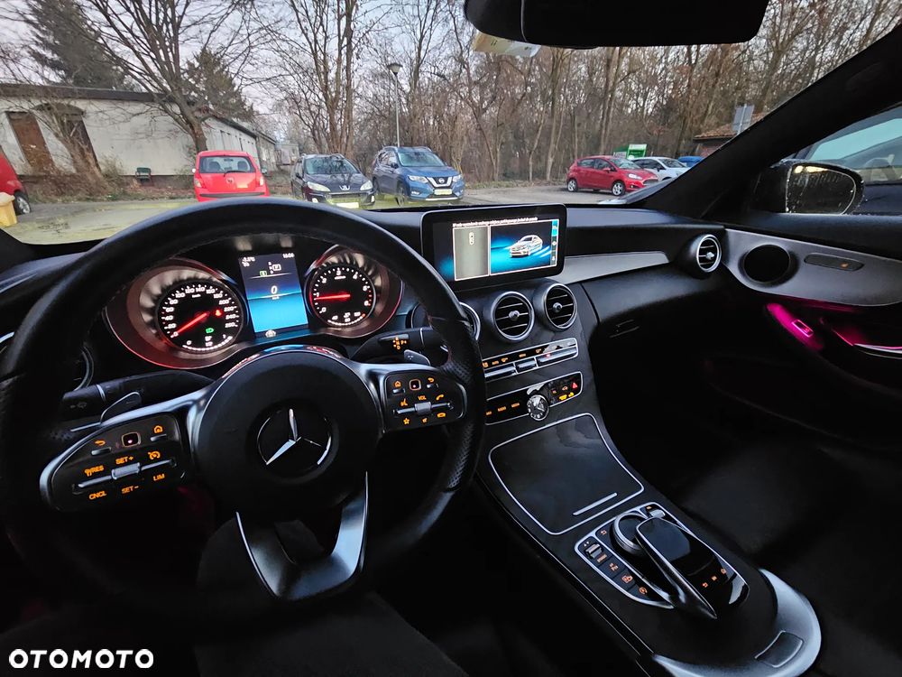 Mercedes-Benz Klasa C 300 d 9G-TRONIC - 19