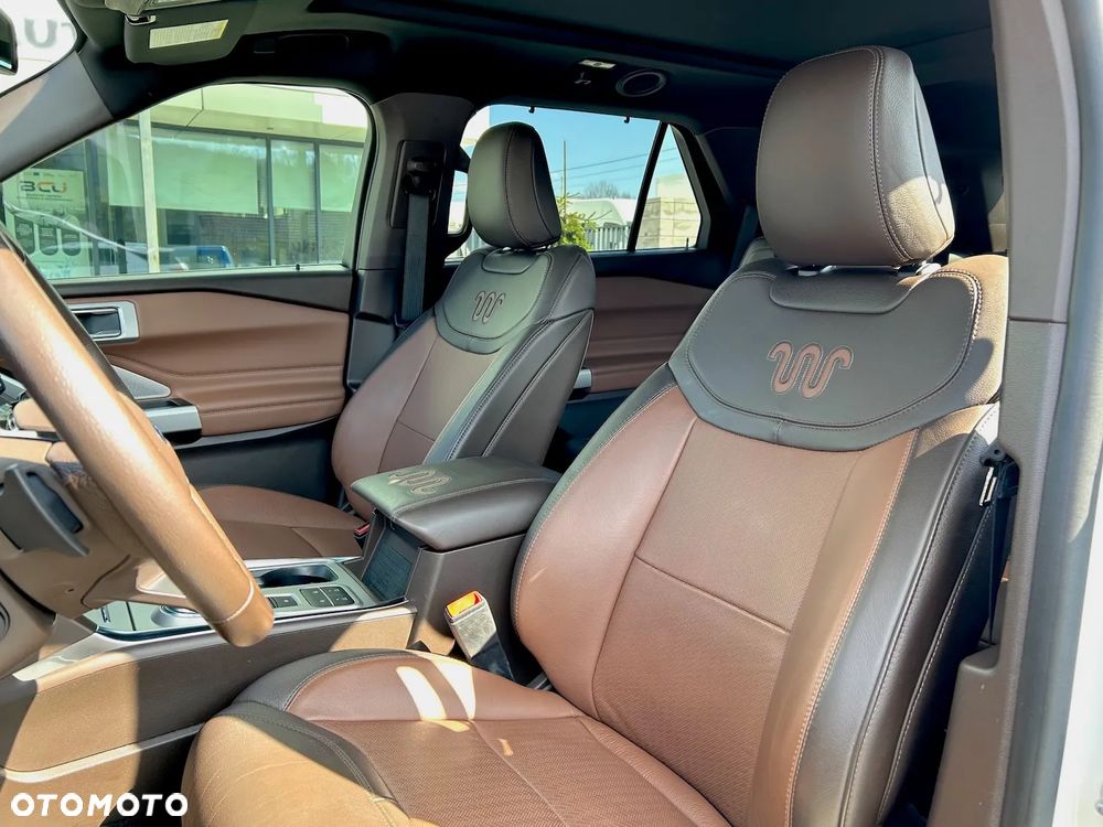 Ford Explorer - 37