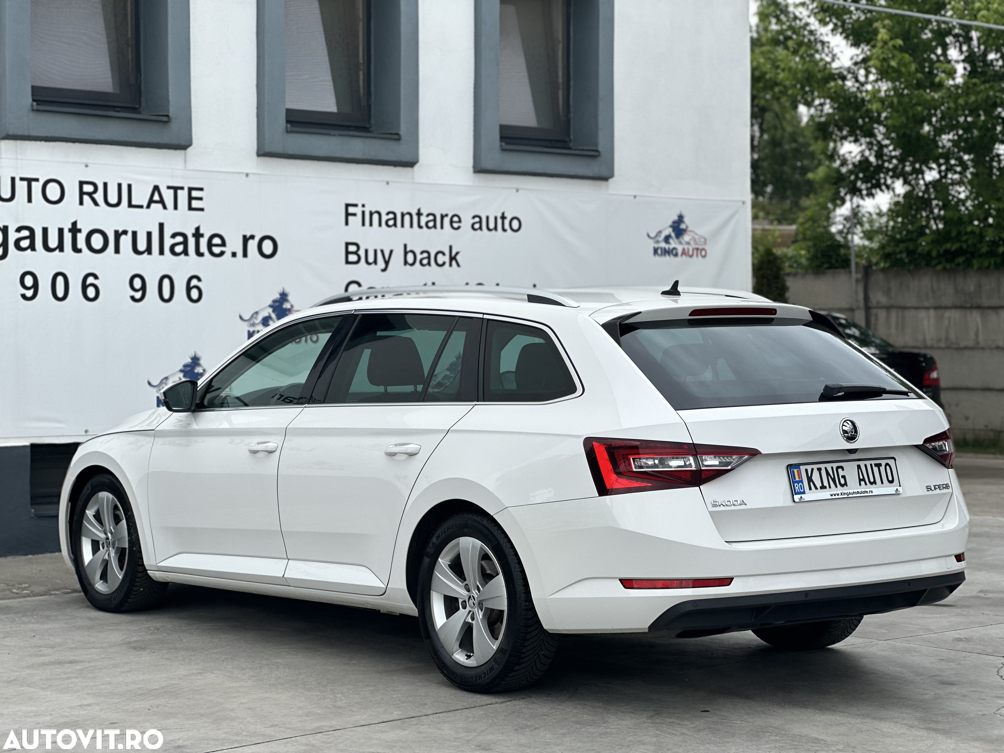 Skoda Superb Combi 2.0 TDI DSG Ambition - 27