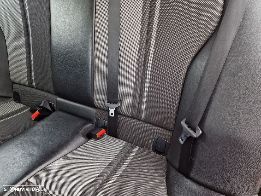 BMW 116 d Line Urban Auto - 15