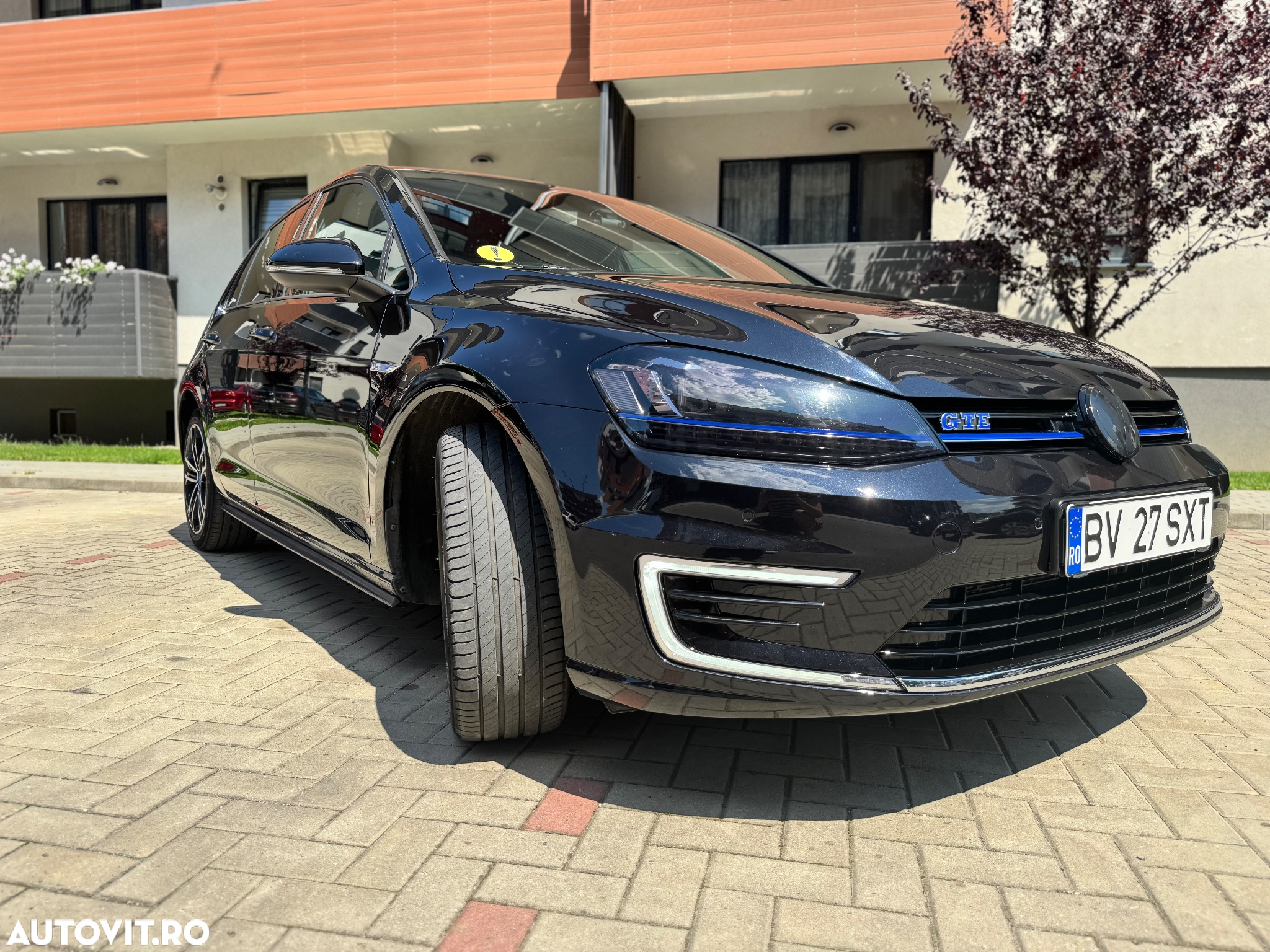 Volkswagen Golf - 8