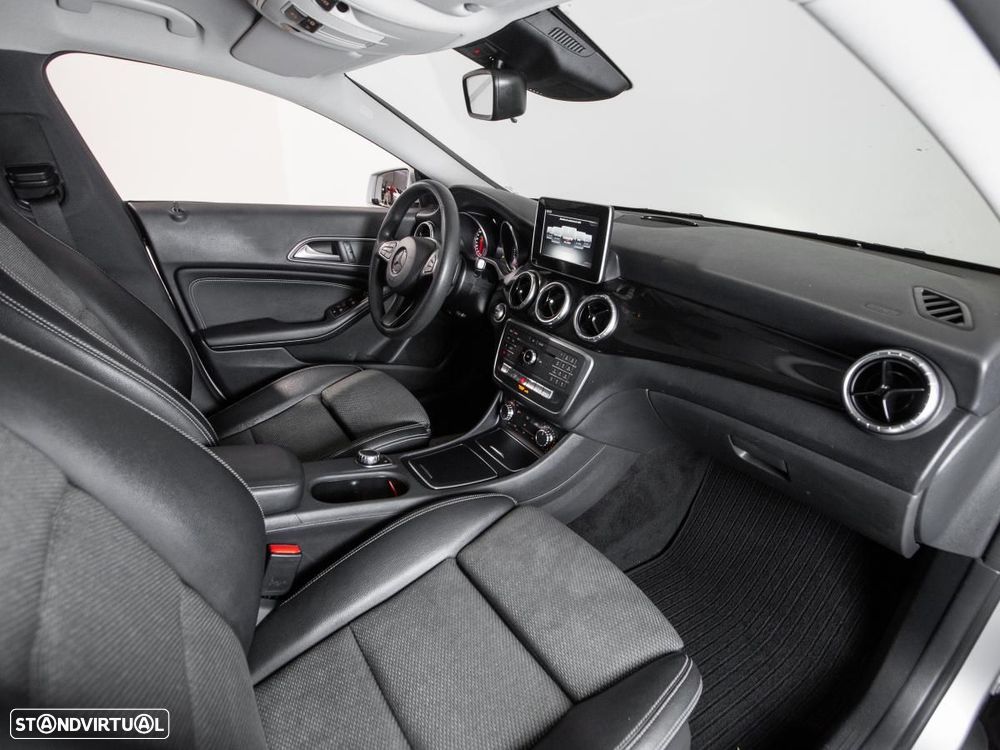 Mercedes-Benz CLA 200 - 12