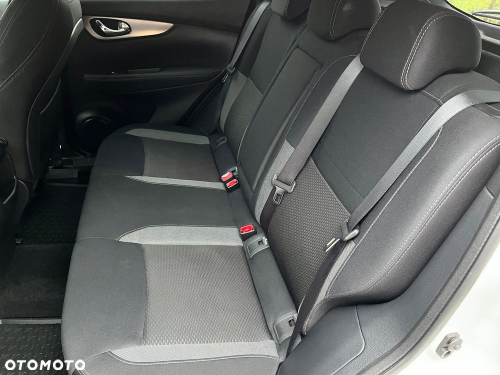 Nissan Qashqai 1.3 DIG-T N-CONNECTA - 17