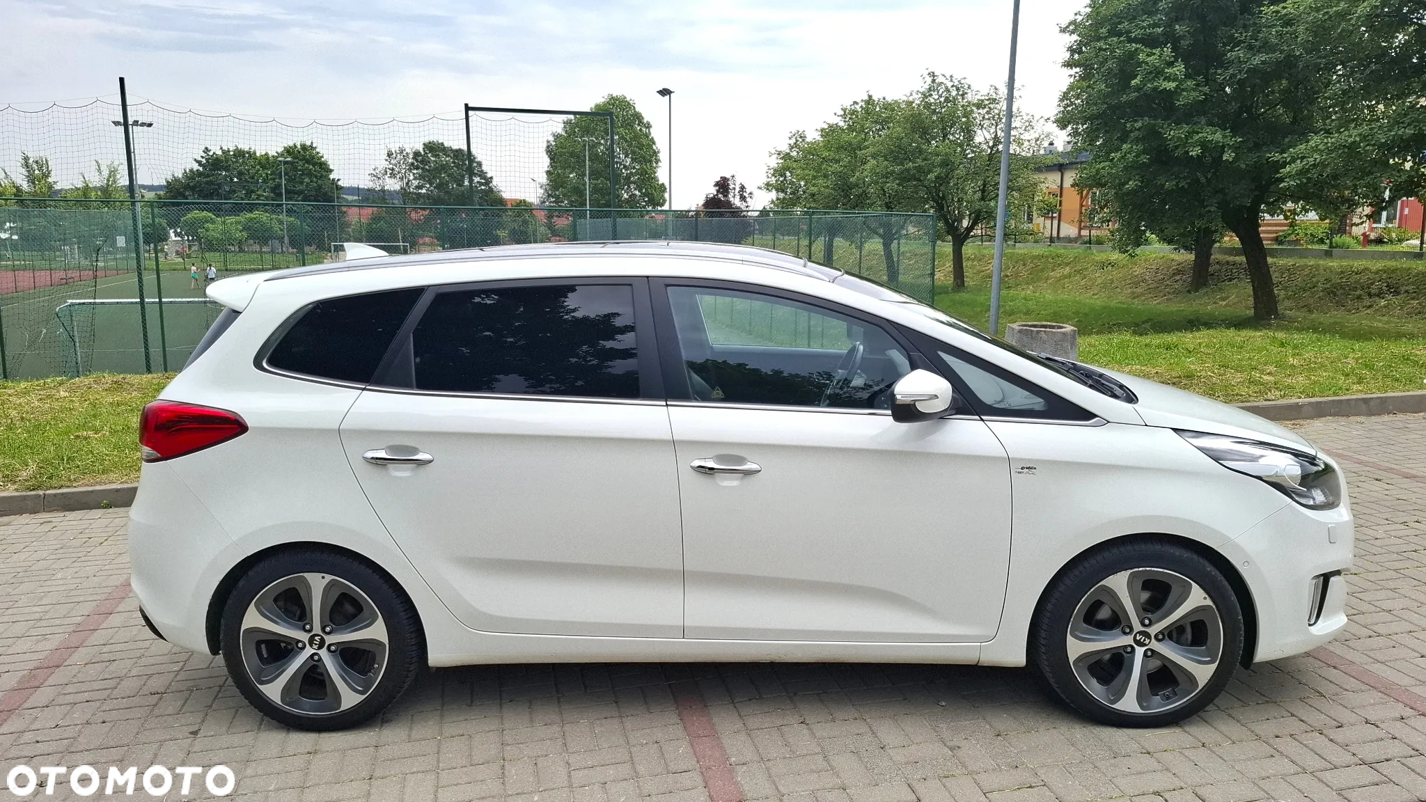 Kia Carens 1.7 CRDi Business Line 7os 7DCT - 6