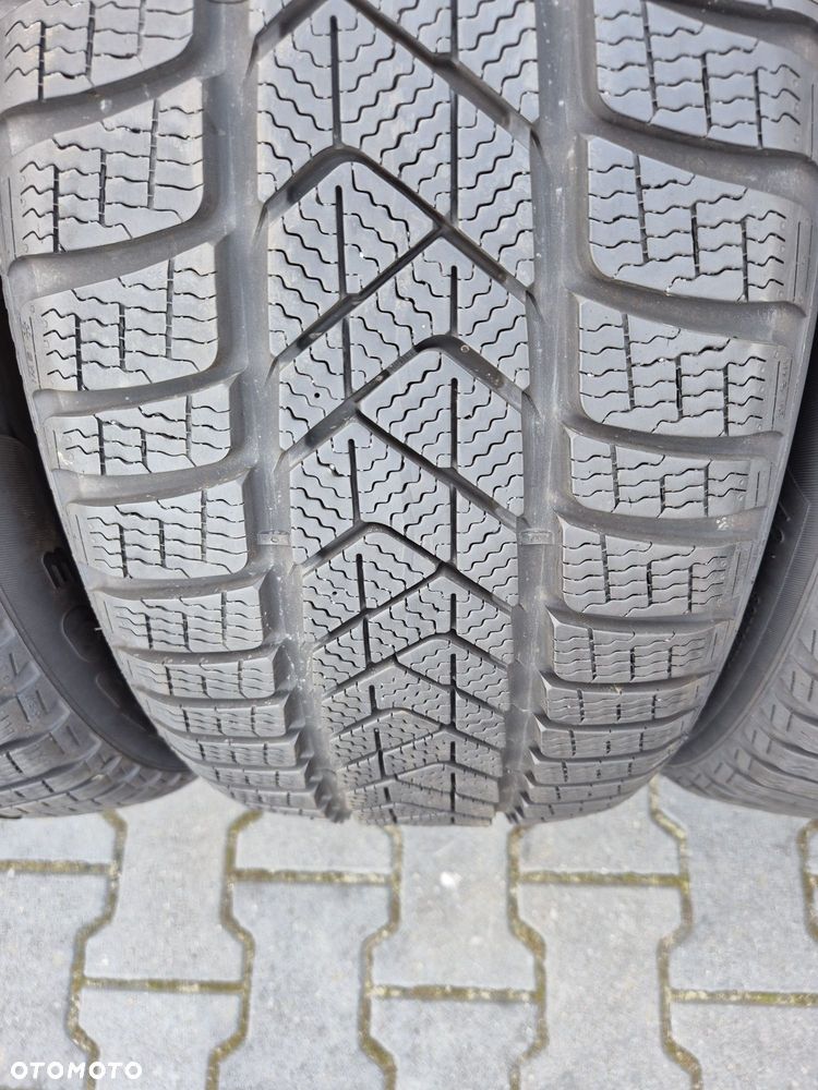Opony Pirelli 225 55 R18 - 4