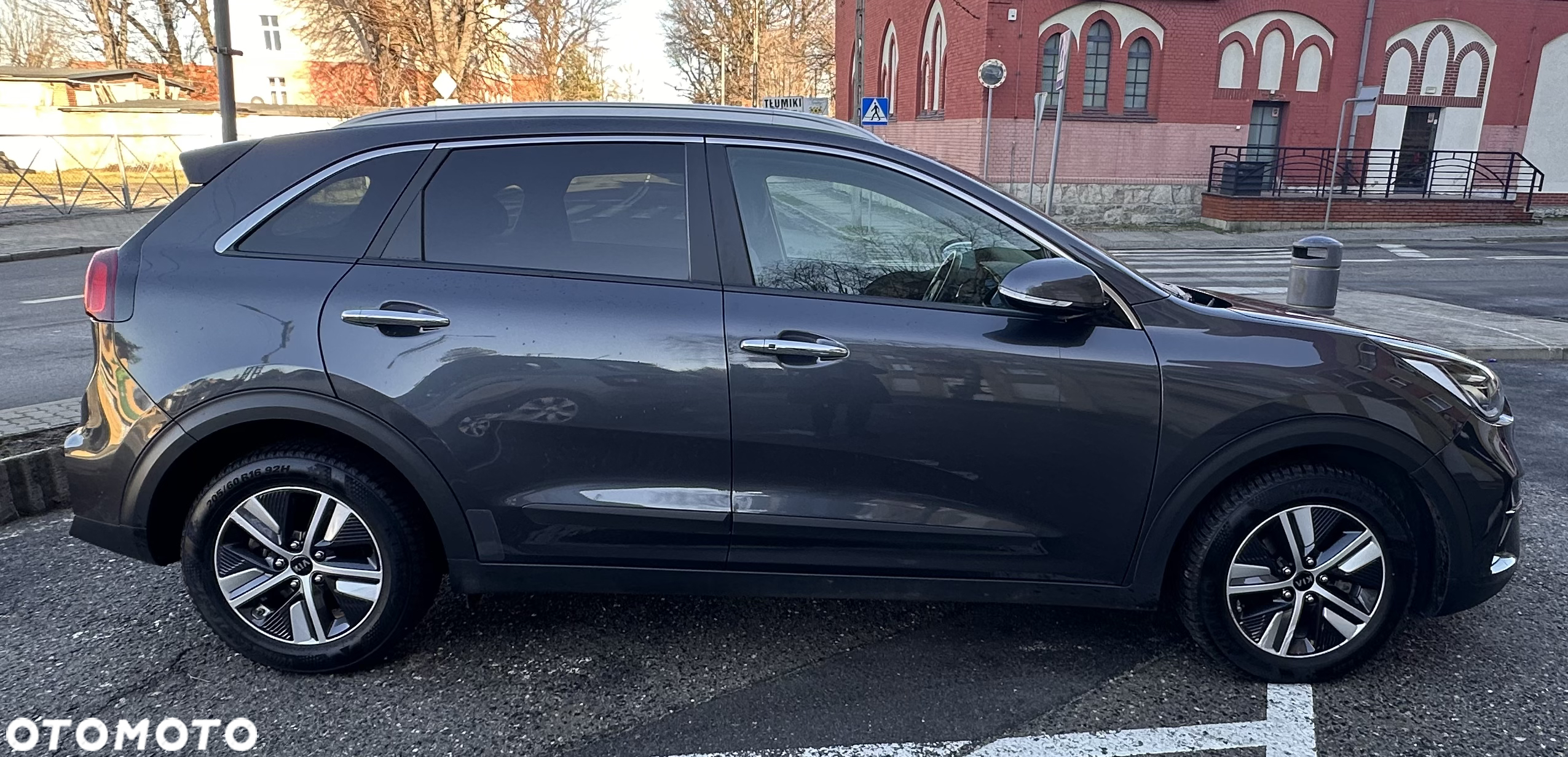 Kia Niro 1.6 GDI Hybrid L Business Line - 4