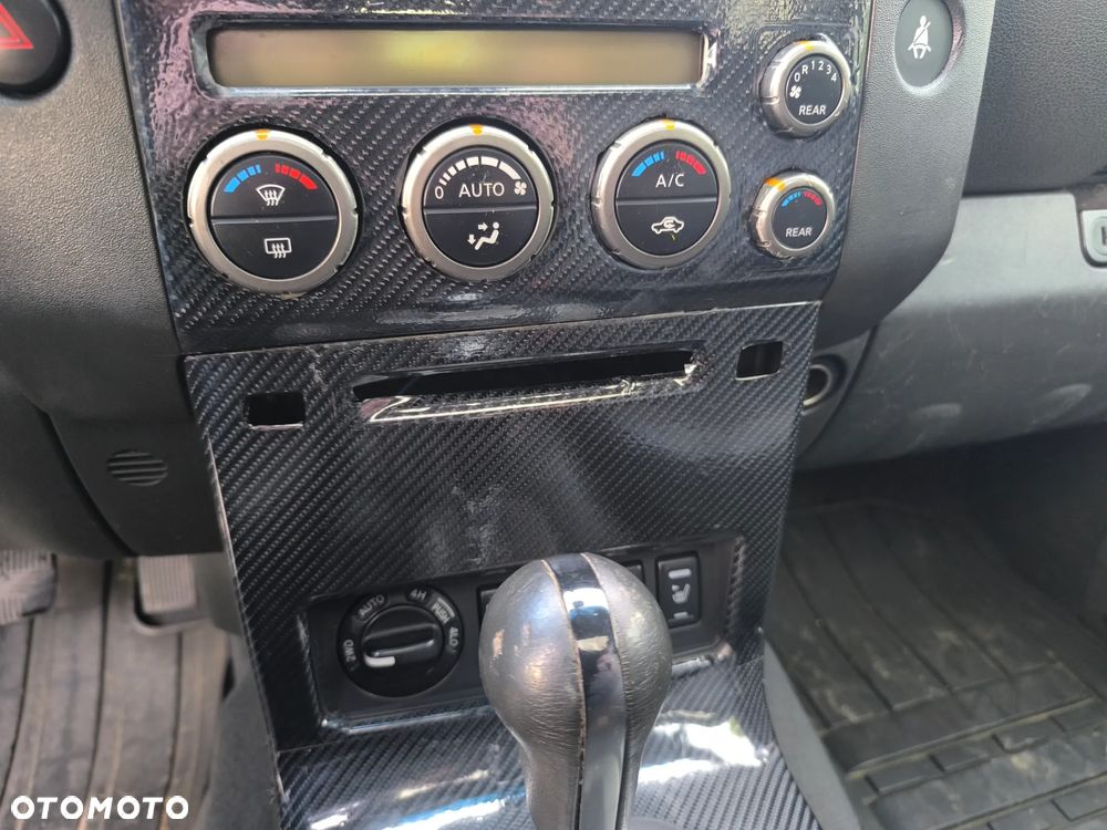 Nissan Pathfinder 2.5 D LE - 25