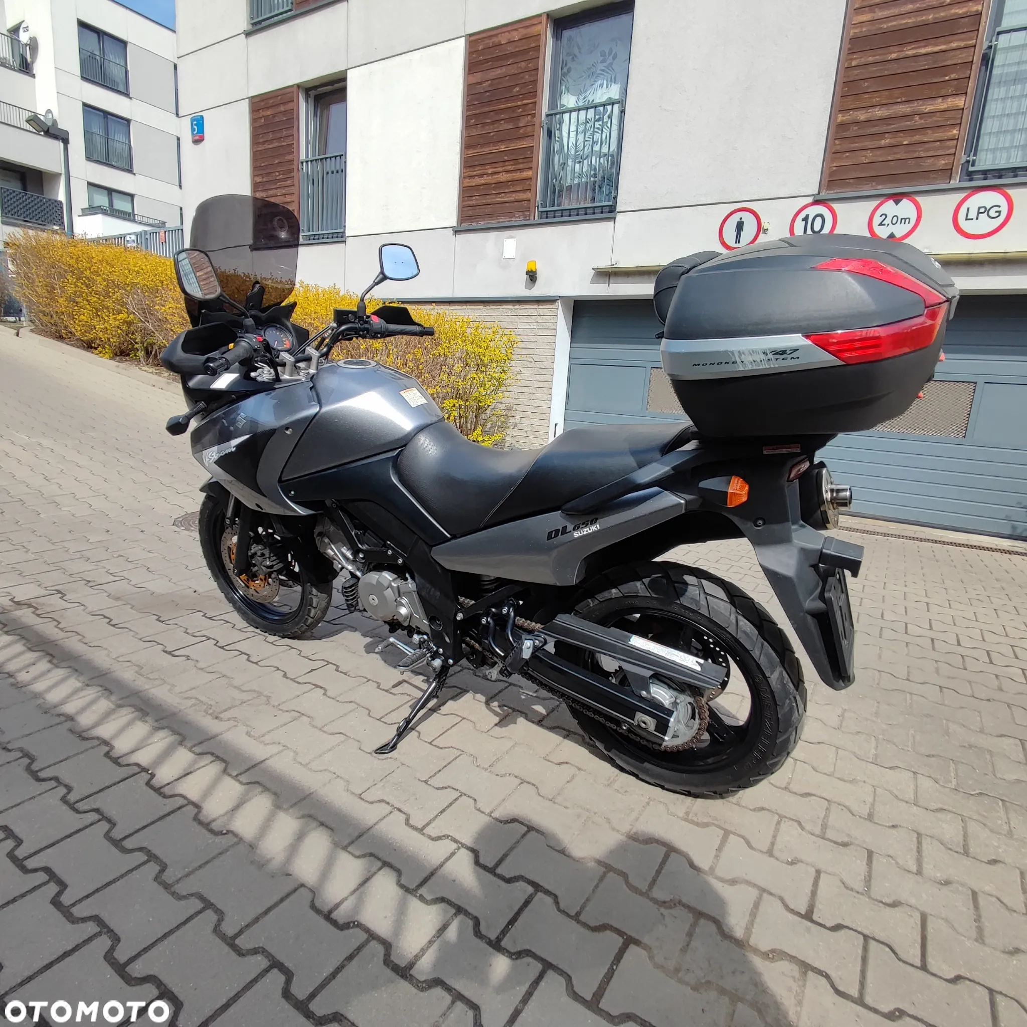 Suzuki DL - 5