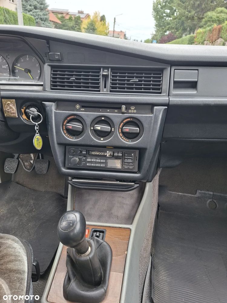 Mercedes-Benz W201 (190) - 16
