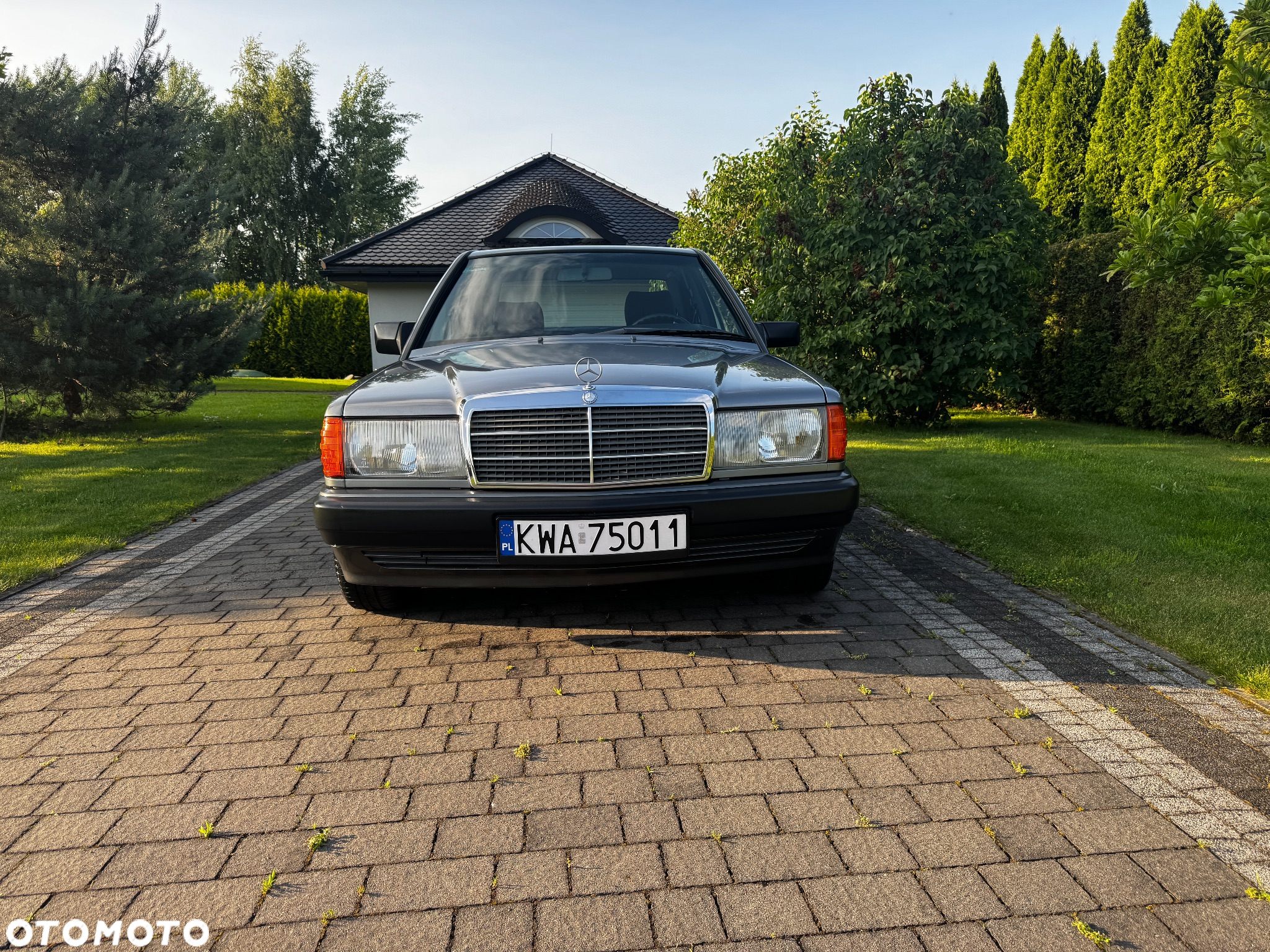 Mercedes-Benz W201 (190) - 4
