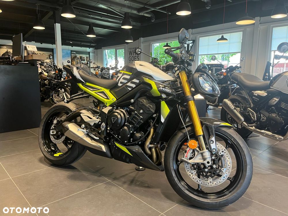 Triumph Street Triple - 1