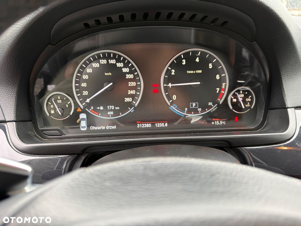 BMW Seria 5 528i xDrive Modern Line - 10