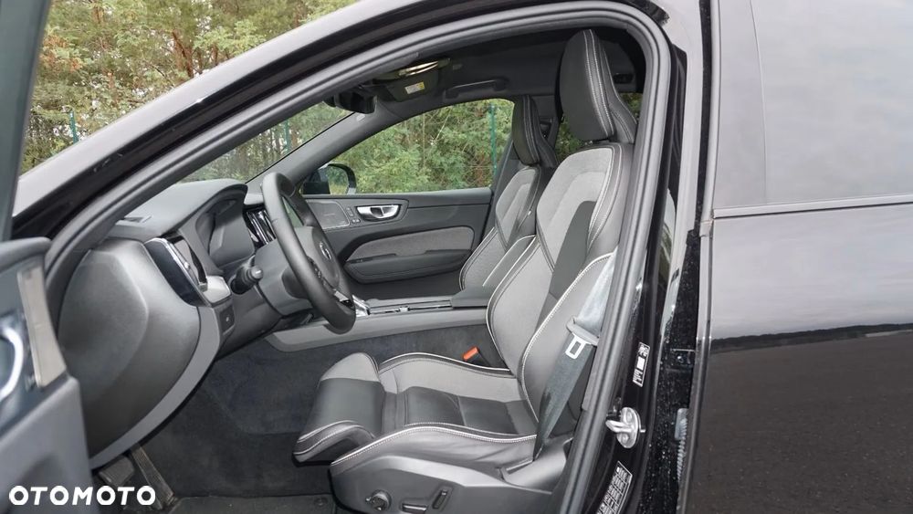 Volvo XC 60 B5 B AWD Plus Black Edition - 10
