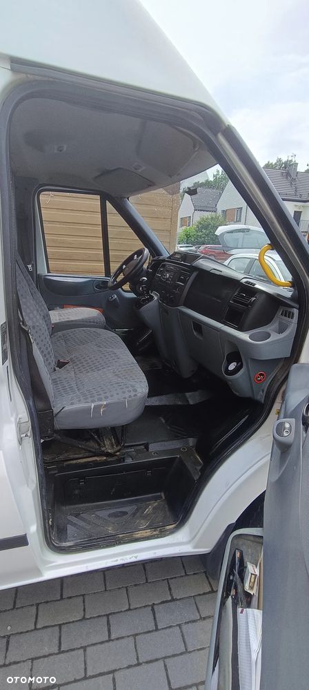 Ford Transit - 12