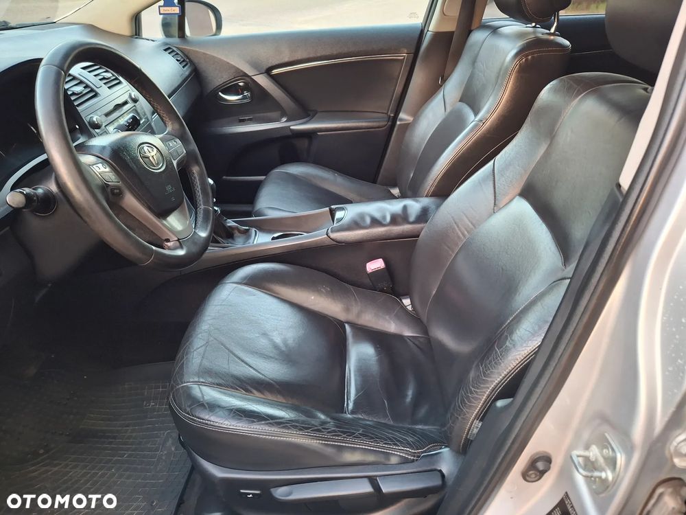 Toyota Avensis 2.0 D-4D Premium - 9