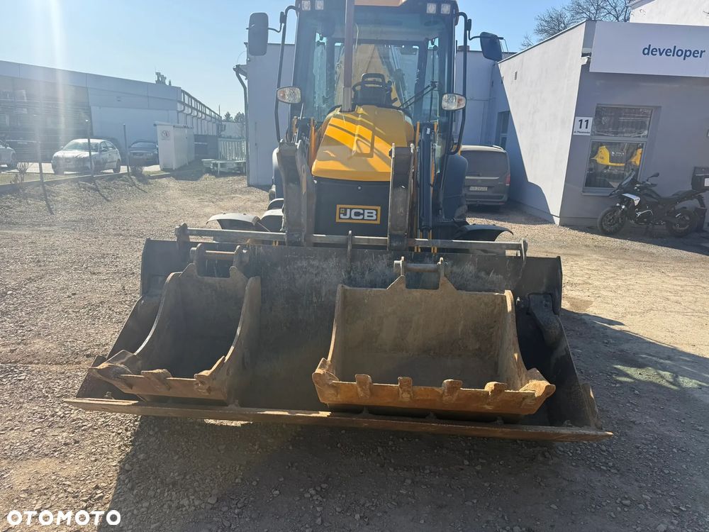 JCB JCB 3CX PLUS - Silnik 110 KM - 4