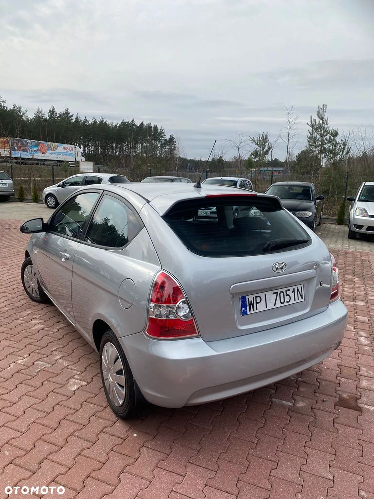 Hyundai Accent 1.4 GL - 6
