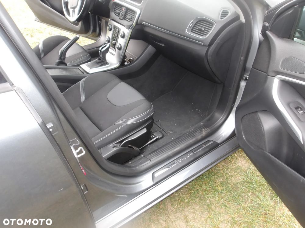 Volvo V40 D2 Geartronic Momentum - 12