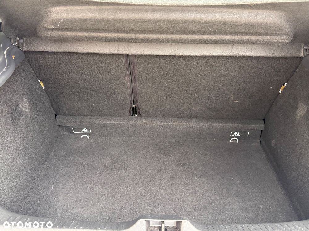 Renault Clio 1.2 16V 75 Business - 12