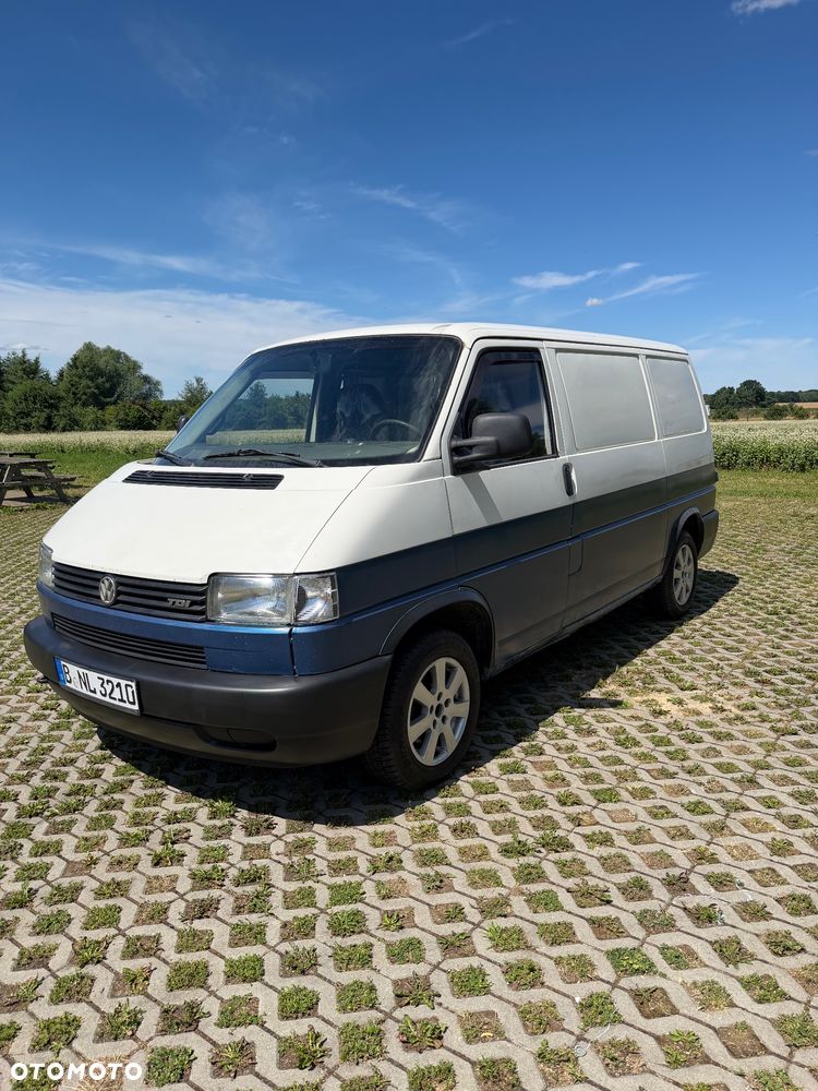 Volkswagen Transporter - 1