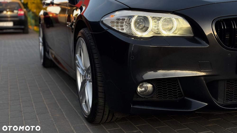 BMW Seria 5 550i - 18