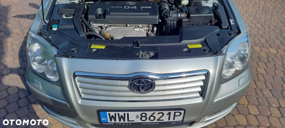 Toyota Avensis - 11