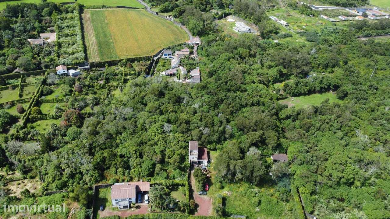 Terreno com 12.940 m2 nas Areias de Rabo de Peixe – Excelente oportuni - Grande imagem: 2/22