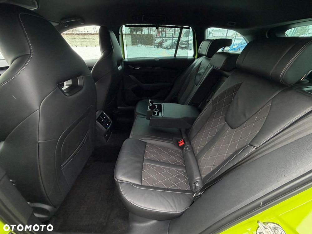 Skoda Octavia 2.0 TDI DSG RS - 24