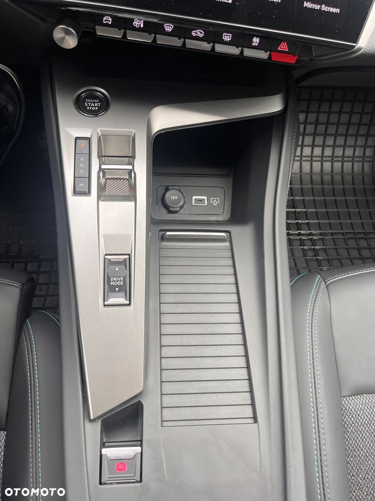 Peugeot 308 1.2 PureTech Allure Pack S&S EAT8 - 16