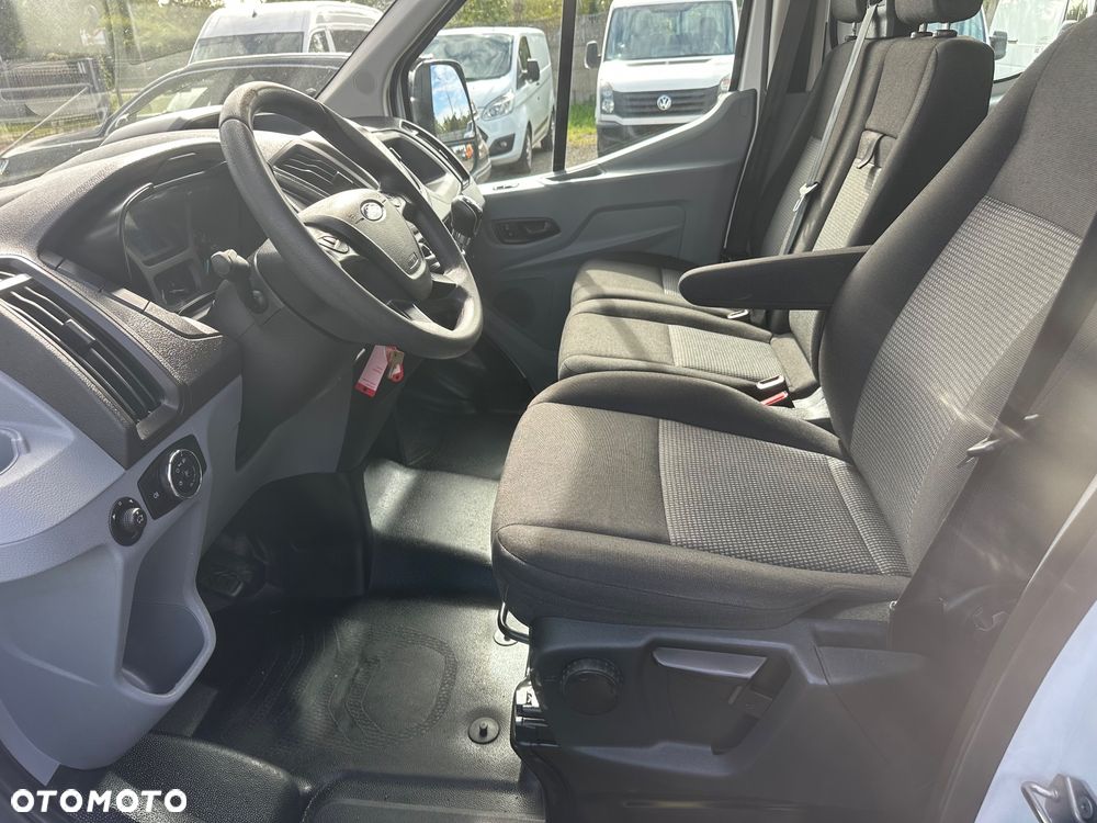 Ford Transit 170ps 2019r doka 7oso kontener 4.3x2.1x2.1 - 19
