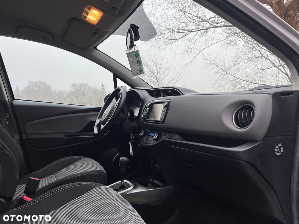 Toyota Yaris ver-1-2-turbo-team-deutschland - 11