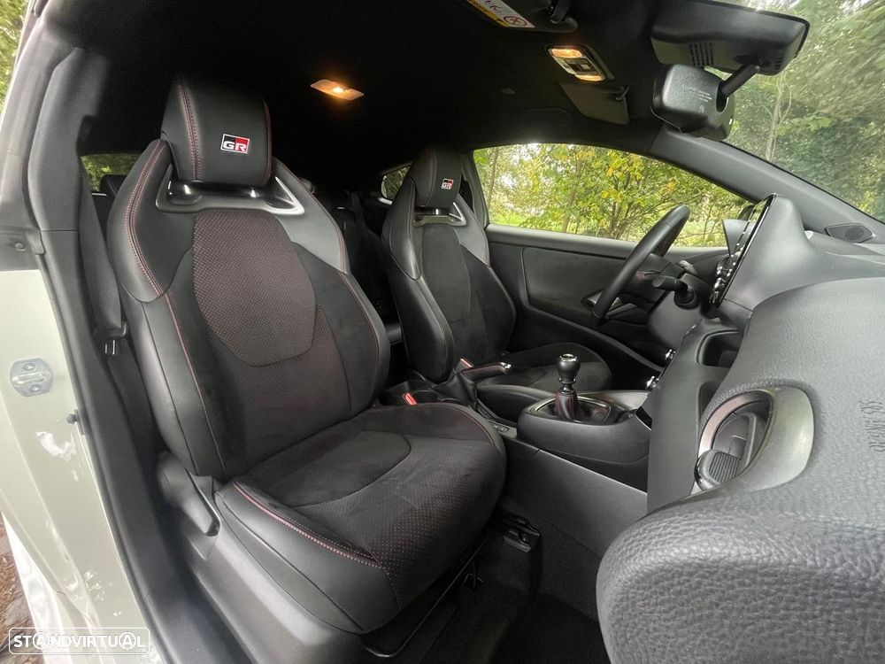 Toyota GR Yaris c/ High-Performance-Pack - 18